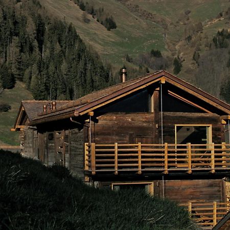 ホテル Montagne Alternative Orsières エクステリア 写真